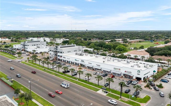 Pictures of Retail property located at 7017 N 10th Street # P, McAllen, TX 78504 for lease - image #1