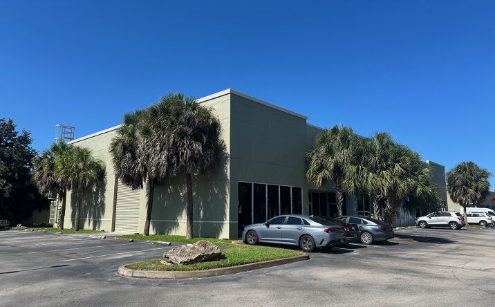 Pictures of Industrial property located at 1375 N US Hwy 1, Fort Pierce, FL 34950 for lease - image #1