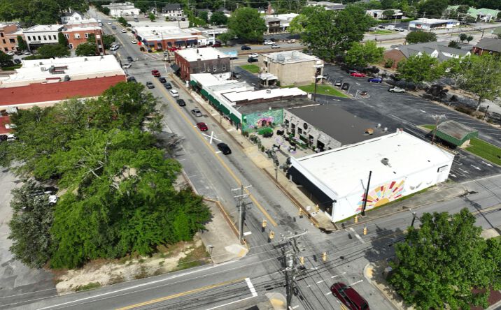 Pictures of Retail property located at 123 E Curtis St, Simpsonville, SC 29681 for lease - image #1