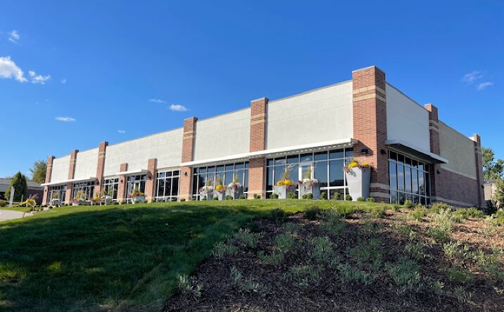 Pictures of Retail property located at 17662 Welch Plaza, Omaha, NE 68135 for lease - image #1