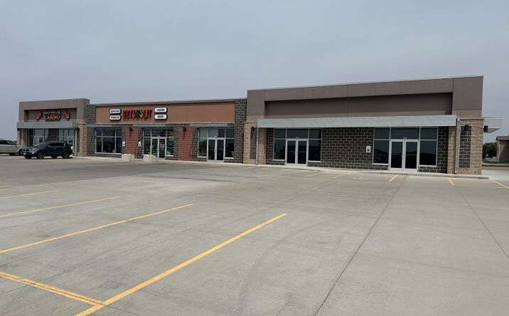 Pictures of Retail property located at 2700 S Ellis Rd, Sioux Falls, SD 57106 for lease - image #1