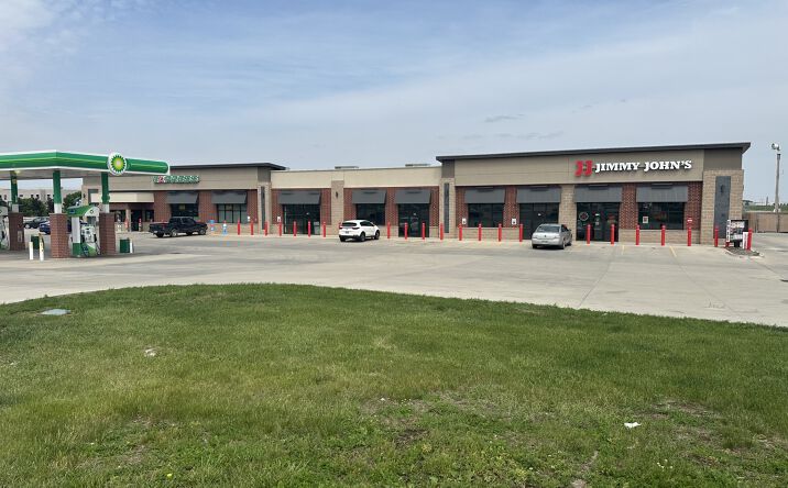 Pictures of Retail property located at 5001 N Annika Ave, Sioux Falls, SD 57107 for lease - image #1