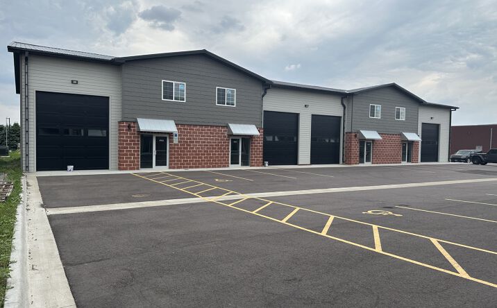 Pictures of Office property located at 4135 W 57th St, Sioux Falls, SD 57108 for lease - image #1