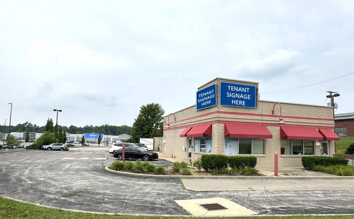 Pictures of Retail property located at 375 N Lexington-Springmill Rd, Mansfield, OH 44906 for lease - image #1