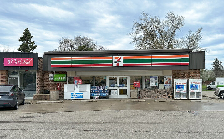 Pictures of Retail property located at 565 Landmeier Rd, Elk Grove Village, IL 60007 for lease - image #1