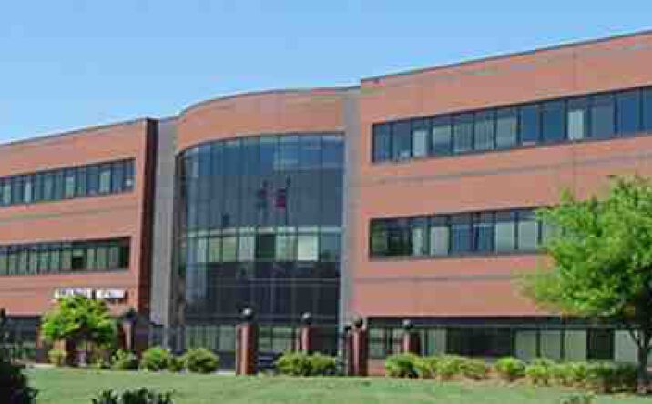 Pictures of Office property located at 717 Green Valley Rd, Greensboro, NC 27408 for lease - image #1