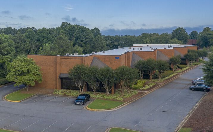 Pictures of Industrial property located at 105 Hembree Park Dr, Roswell, GA 30076 for lease - image #1