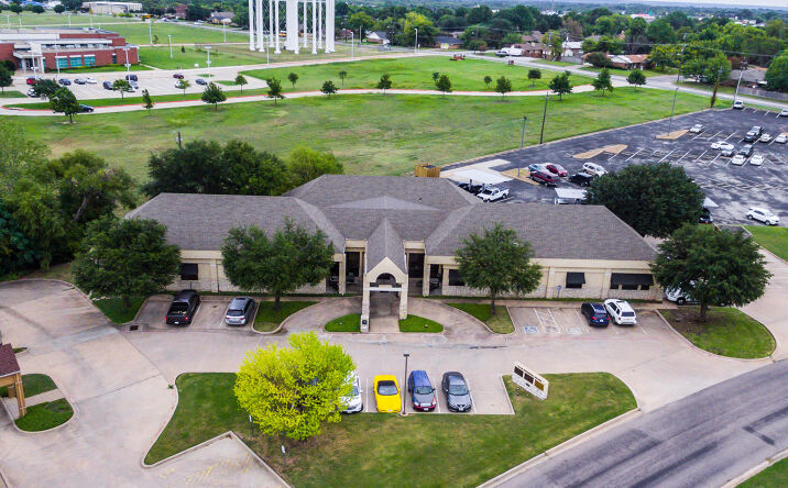 Pictures of Office, Special Purpose property located at 3305 N Calais St, Sherman, TX 75090 for lease - image #1