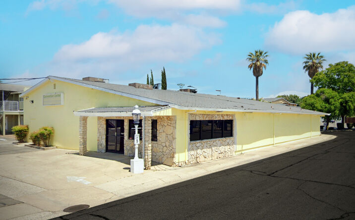 Pictures of Retail, Restaurant property located at 1001 Clark Ave, Yuba City, CA 95991 for lease - image #1