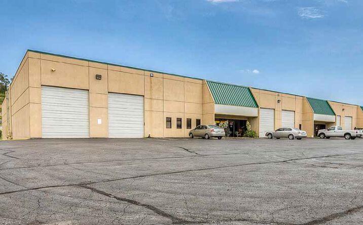Pictures of Industrial property located at 628 NW Platte Valley Dr, Riverside, MO 64150 for lease - image #1