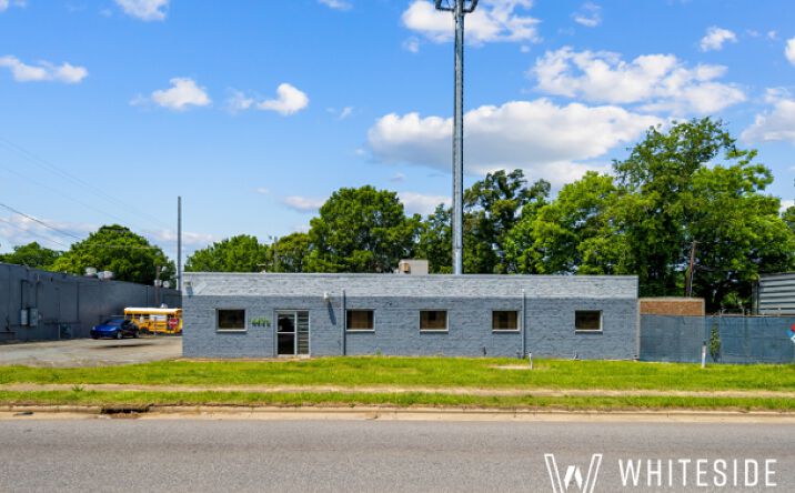Pictures of Industrial property located at 4433 Brookshire Blvd, Charlotte, NC 28216 for lease - image #1