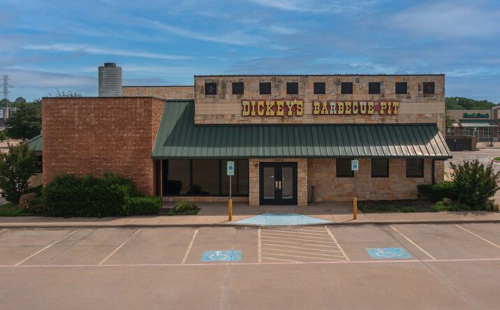 Pictures of Retail, Restaurant property located at 1858 Precinct Line Rd, Hurst, TX 76054 for lease - image #1