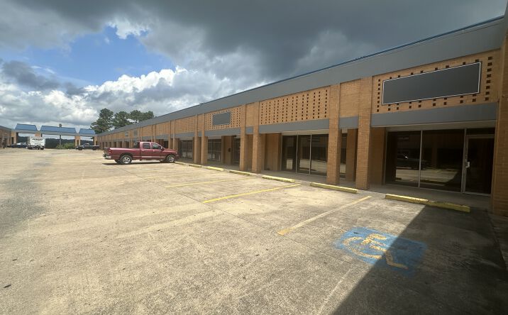 Pictures of Industrial property located at 4445 Commerce Dr SW, Atlanta, GA 30336 for lease - image #1
