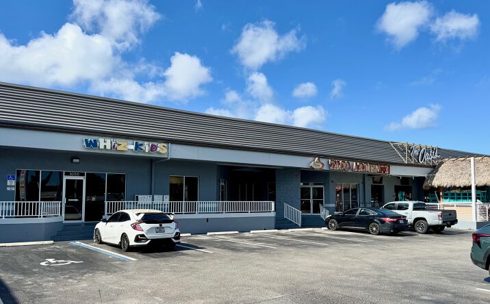 Pictures of Retail property located at 1036-1064 Pine Ridge Rd, Naples, FL 34103 for lease - image #1