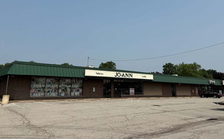 Pictures of Retail, Office property located at 3911 16TH Street, Moline, IL 61265 for lease - image #1