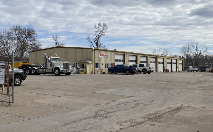 Pictures of Industrial property located at 2015 N 88th St, Omaha, NE 68134 for lease - image #1