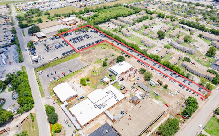 Pictures of Land property located at 302 Springfield Rd, San Antonio, TX 78219 for lease - image #1