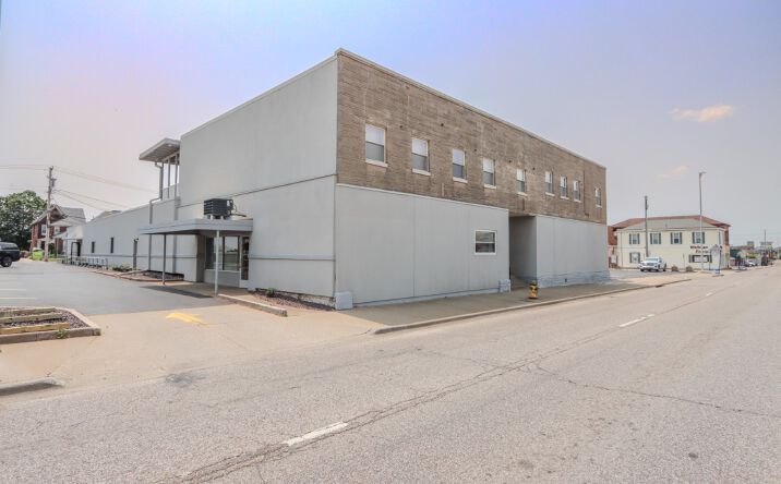 Pictures of Retail, Office property located at 1112 Broadway St, Quincy, IL 62301 for lease - image #1