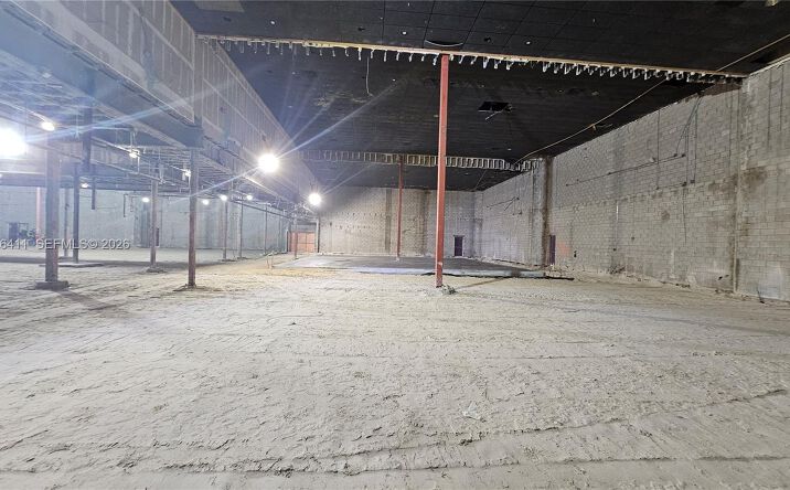 Pictures of Industrial, Retail, Office property located at 17355 NW 59th Ave, Hialeah, FL 33015 for lease - image #1