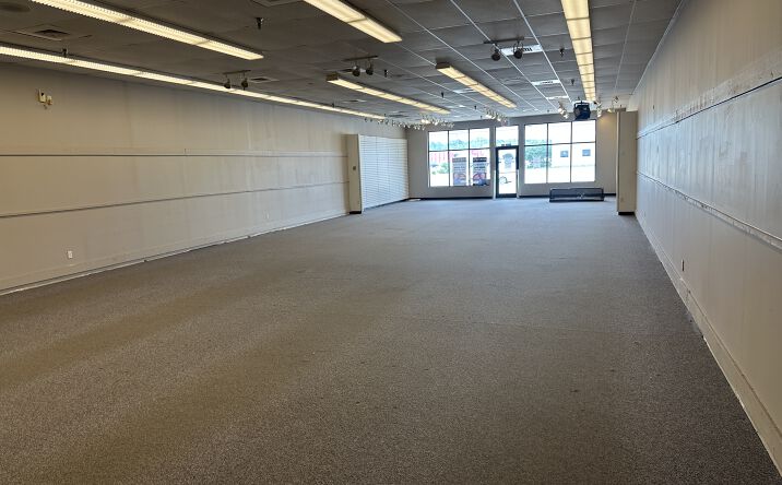 Pictures of Retail property located at 3330 S Crater Rd, Petersburg, VA 23805 for lease - image #1