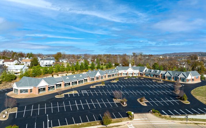 Pictures of Retail, Office, Restaurant property located at 405-463 Meramec Blvd, Eureka, MO 63025 for lease - image #1
