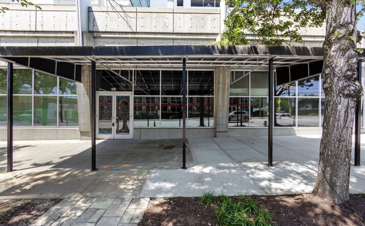 Pictures of Restaurant property located at 262 Pharr Rd NE, Atlanta, GA 30305 for lease - image #1