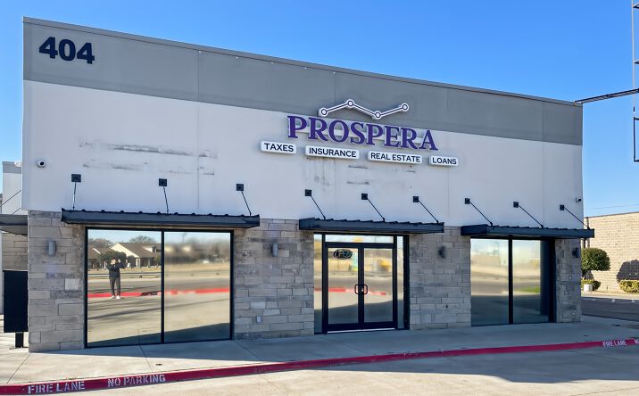 Pictures of Office property located at 404 Airport Fwy, Bedford, TX 76022 for lease - image #1