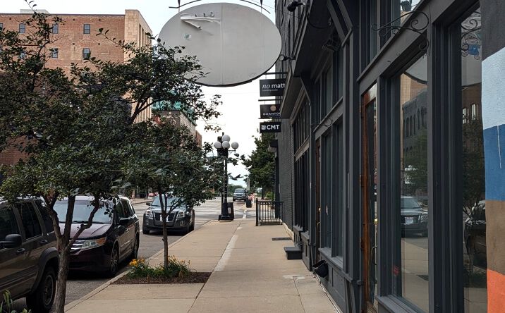 Pictures of Retail, Office, Restaurant property located at 113 N Center St, Bloomington, IL 61701 for lease - image #1