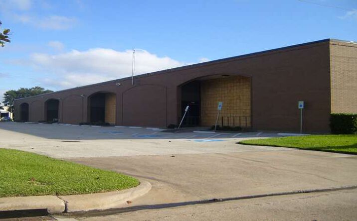 Pictures of Industrial property located at 7238 Wynnwood Ln, Houston, TX 77008 for lease - image #1