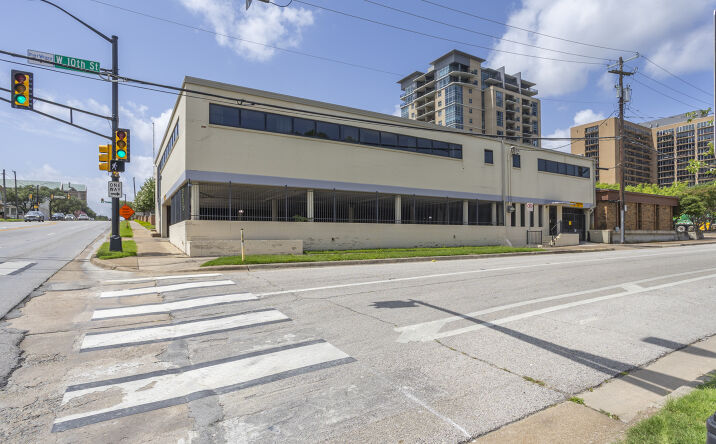 Pictures of Office property located at 900 Summit Ave, Fort Worth, TX 76102 for lease - image #1