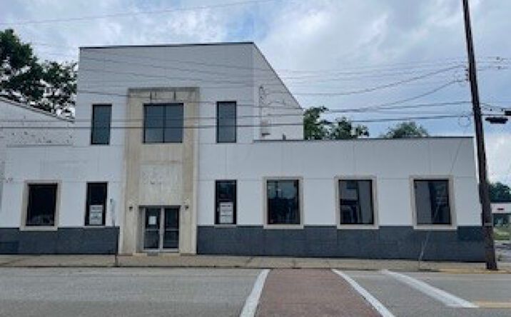 Pictures of Retail property located at 131 Williams St, Cincinnati, OH 45215 for lease - image #1