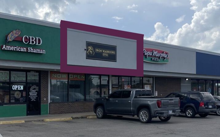 Pictures of Retail property located at 2037 NW Topeka Blvd, Topeka, KS 66608 for lease - image #1