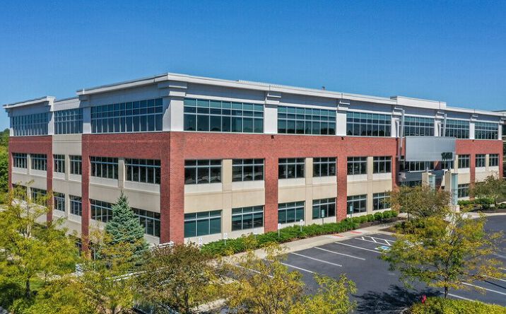 Pictures of Office property located at 15950 W Dodge Rd, Omaha, NE 68118 for lease - image #1