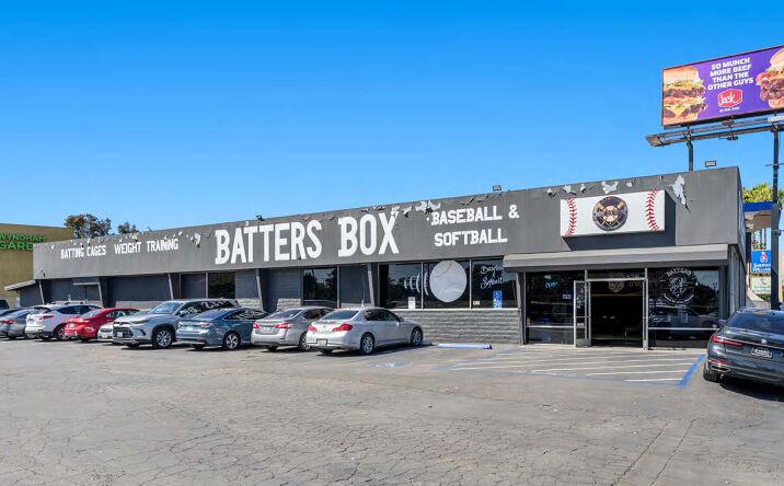 Pictures of Retail, Restaurant property located at 3601 Sports Arena Blvd, San Diego, CA 92110 for lease - image #1