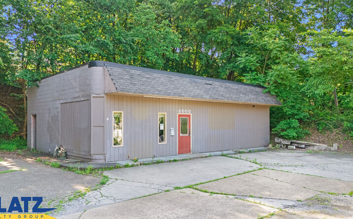 Pictures of Retail, Office property located at 2290 St Clair Ave, East Liverpool, OH 43920 for lease - image #1