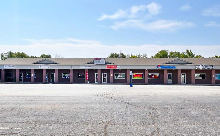 Pictures of Retail property located at 10716 - 10738 MO-21 Business, Hillsboro, MO 63050 for lease - image #1