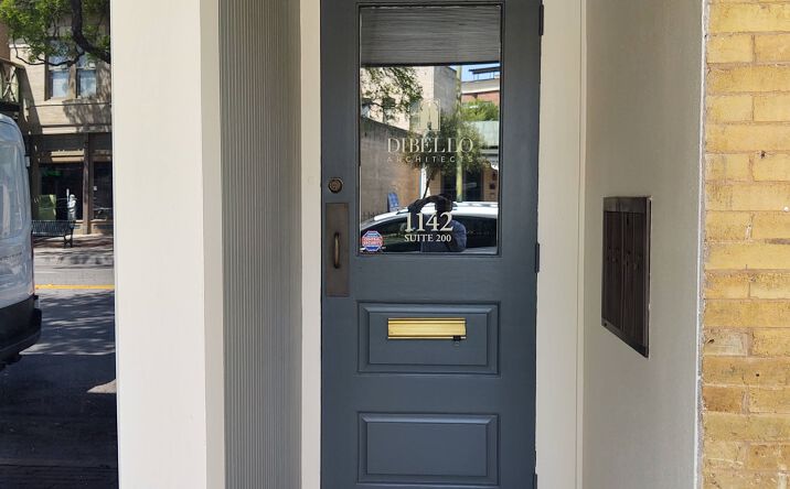 Pictures of Office property located at 1142 E Commerce St, San Antonio, TX 78205 for lease - image #1