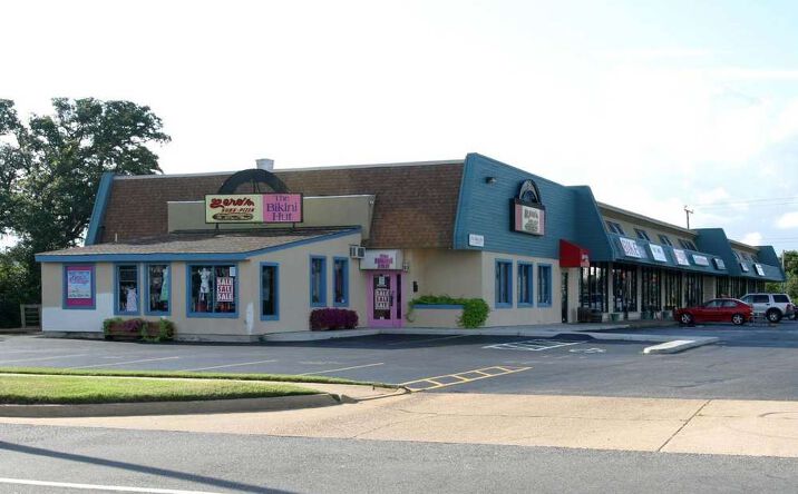 Pictures of Retail, Restaurant property located at 2272 W Great Neck Rd, Virginia Beach, VA 23451 for lease - image #1