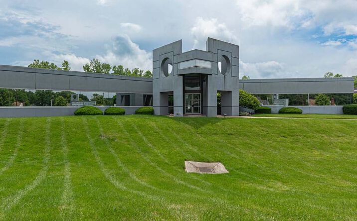 Pictures of Office property located at 7211 N Main St, Dayton, OH 45415 for lease - image #1