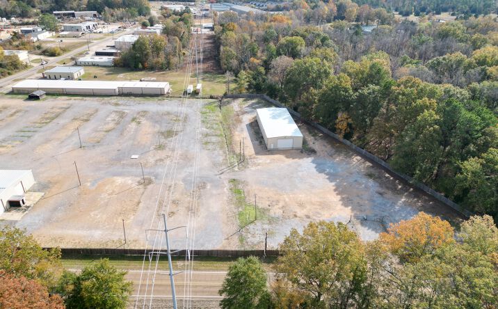 Pictures of Industrial property located at 5285 Greenway Dr Exd, Jackson, MS 39204 for lease - image #1