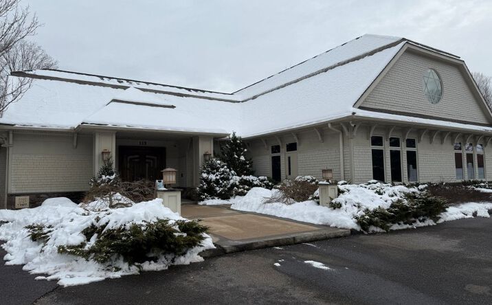 Pictures of Retail property located at 115 Huntingtown Rd, Newtown, CT 06470 for lease - image #1