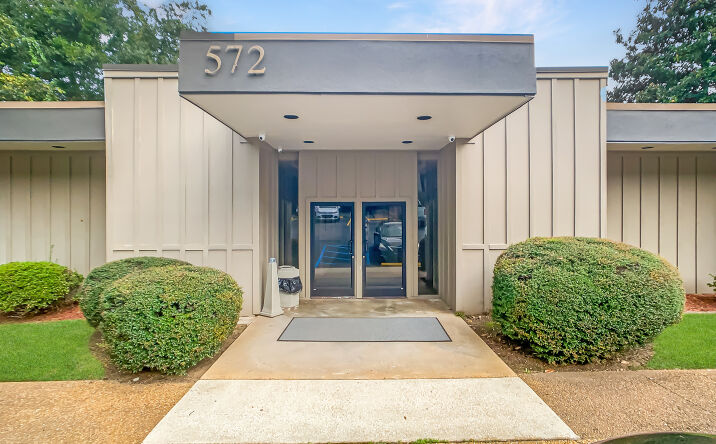 Pictures of Office property located at 572 Azalea Rd, Mobile, AL 36609 for lease - image #1