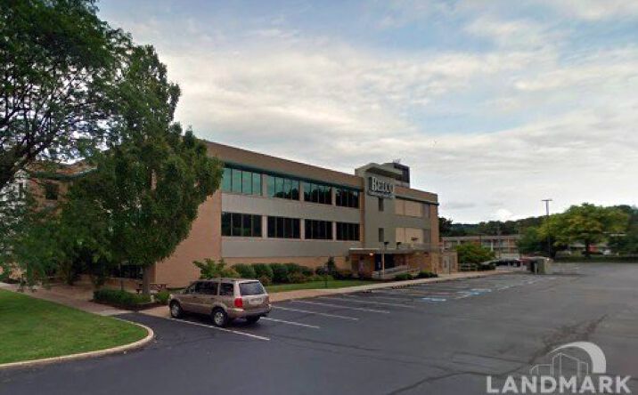 Pictures of Office property located at 449 Eisenhower Blvd, Harrisburg, PA 17111 for lease - image #1