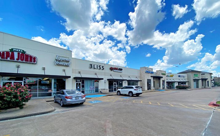 Pictures of Retail property located at 1700 Rock Prairie Rd, College Station, TX 77845 for lease - image #1