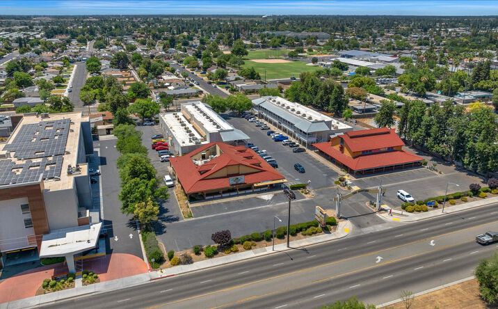 Pictures of Retail property located at 1450 Clovis Ave, Clovis, CA 93612 for lease - image #1