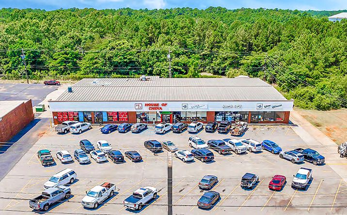 Pictures of Retail property located at 2526 Dawson Rd, Albany, GA 31707 for lease - image #1
