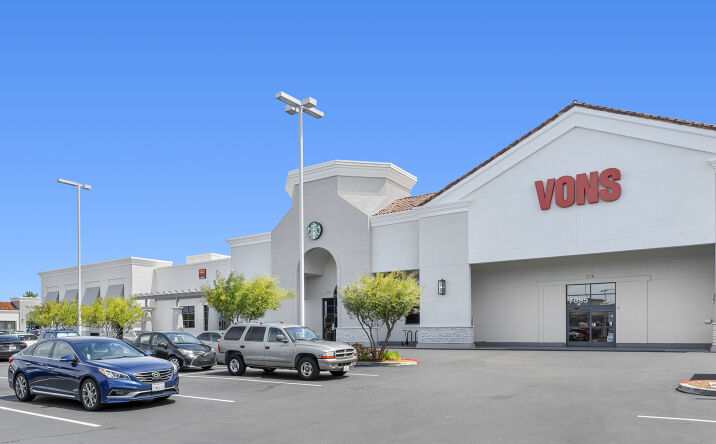 Pictures of Retail property located at Torrey Highlands Shopping Center, San Diego, CA 92130 for lease - image #1