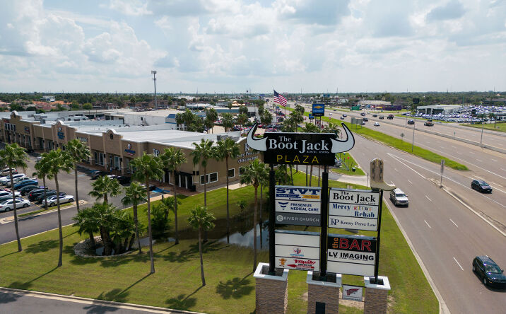 Pictures of Retail, Office property located at 1900 North Expy, Brownsville, TX 78521 for lease - image #1