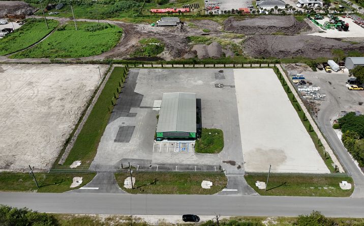 Pictures of Industrial property located at 7050 Pennsylvania St, Fort Myers, FL 33912 for lease - image #1
