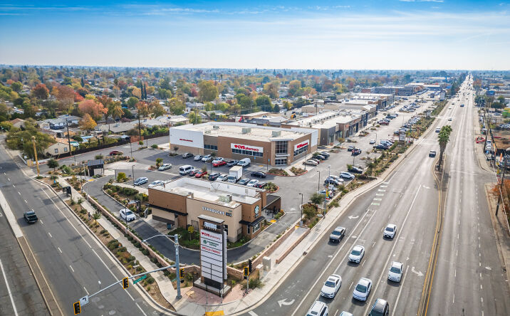 Pictures of Retail property located at 5621 Stockton Blvd, Sacramento, CA 95824 for lease - image #1